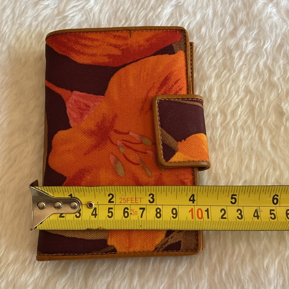 NWOT EXPRESS Tropical 🌴 Floral Wallet w/ lots of compartments! - Picture 11 of 12